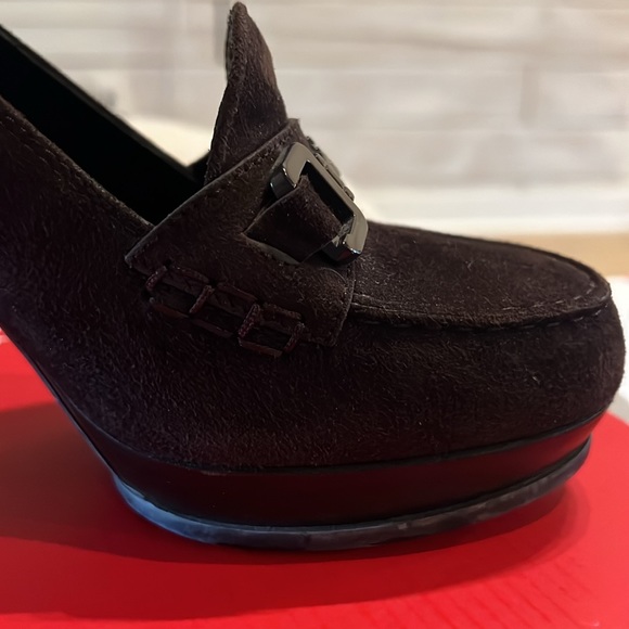 Tod’s Womens Block Heel Dark Brown Suede Pump Sz 38.5 never worn - Picture 7 of 7